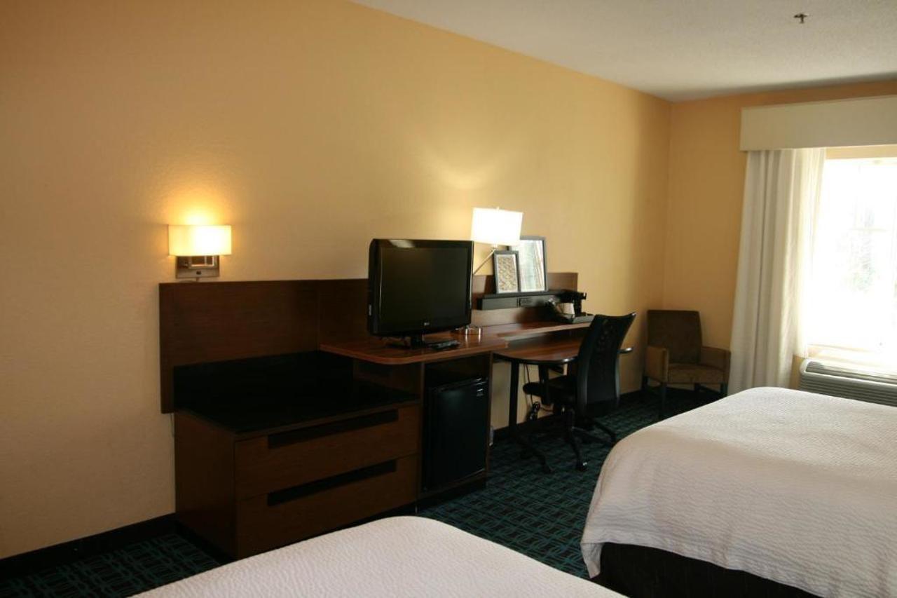 Fairfield Inn & Suites Hilton Head Island Bluffton Exterior photo